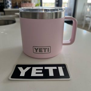 Yeti Rambler Tumbler in Limited Ice Pink